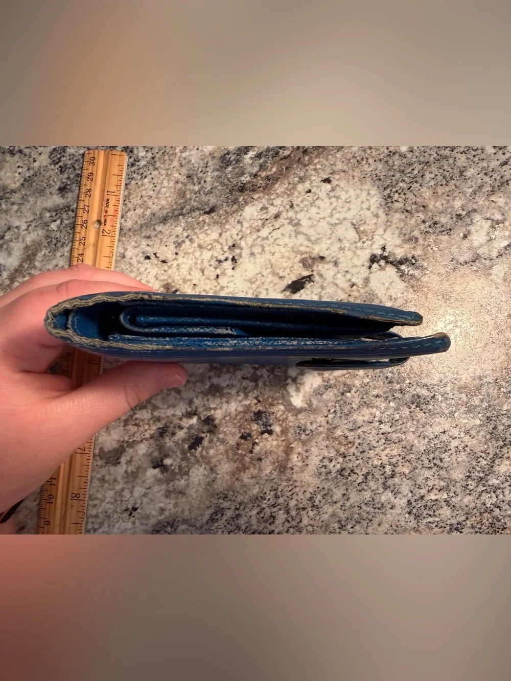Louis Vuitton Blue Epi wallet *authentic* MAKE OFFER - Picture 5 of 11